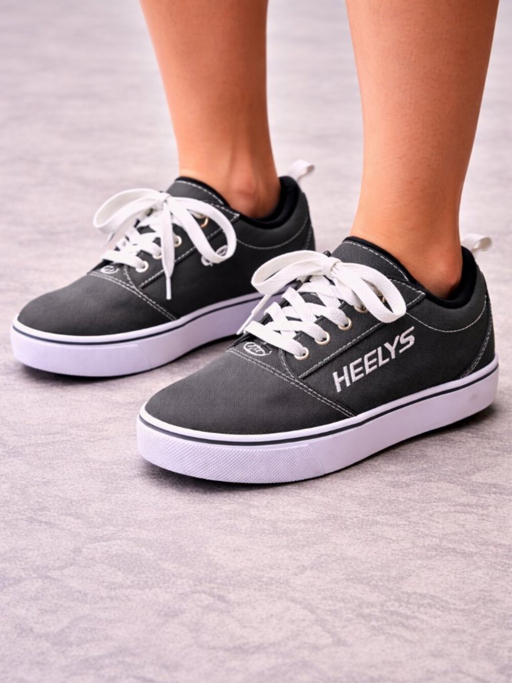 Heelys Pro 20 Grey/White Skate Shoes (Wheels included) - Youth Size 6